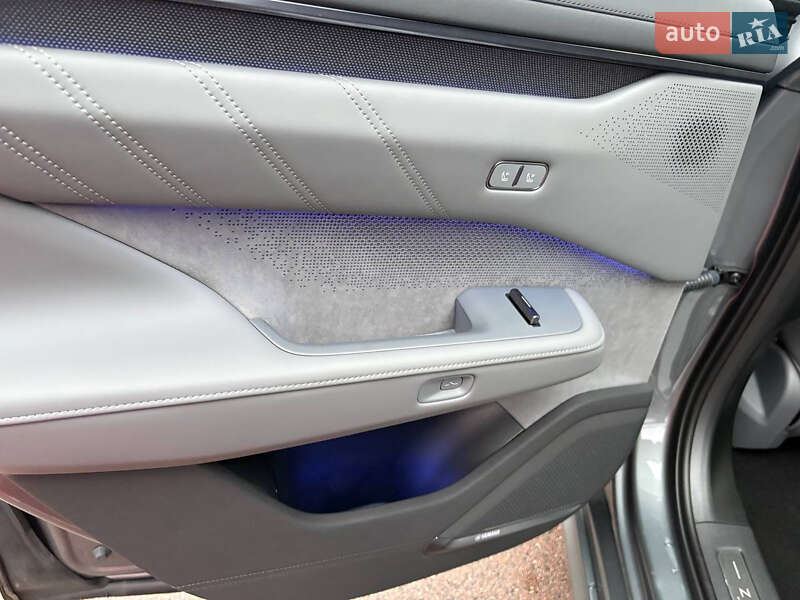 Внедорожник / Кроссовер Zeekr 001 2025 в Киеве