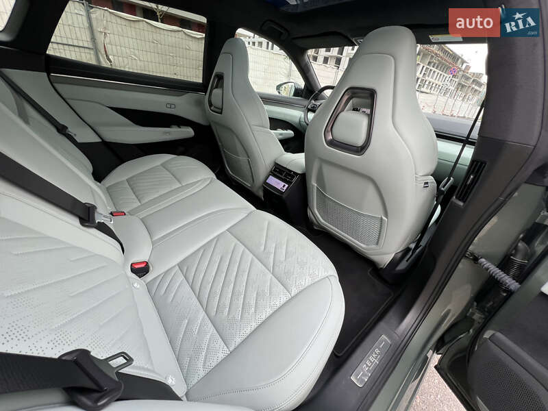 Внедорожник / Кроссовер Zeekr 001 2024 в Киеве