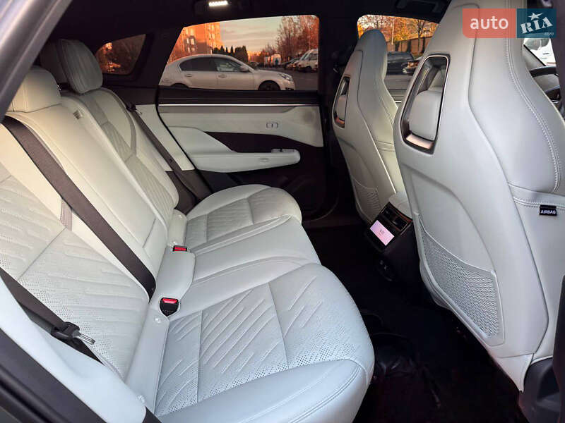 Позашляховик / Кросовер Zeekr 001 2024 в Києві