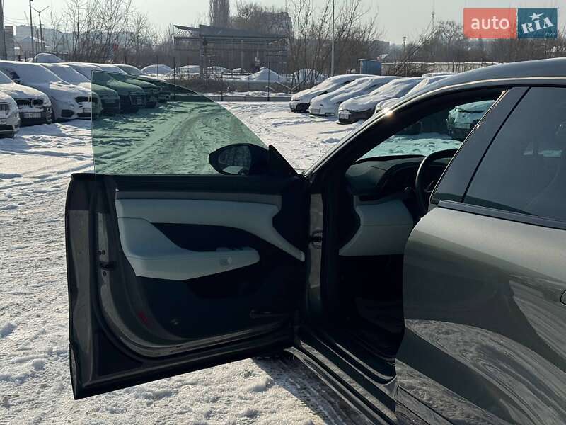 Внедорожник / Кроссовер Zeekr 001 2024 в Каменец-Подольском