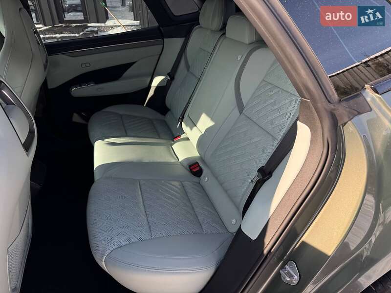 Внедорожник / Кроссовер Zeekr 001 2024 в Каменец-Подольском