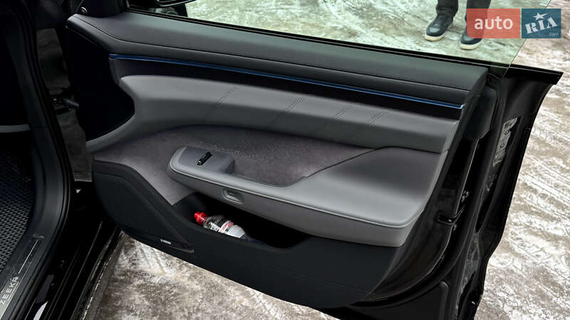 Позашляховик / Кросовер Zeekr 001 2024 в Києві