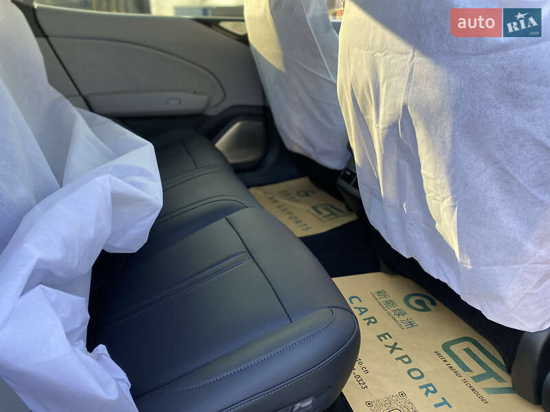 Седан Zeekr 007 2024 в Тернополе