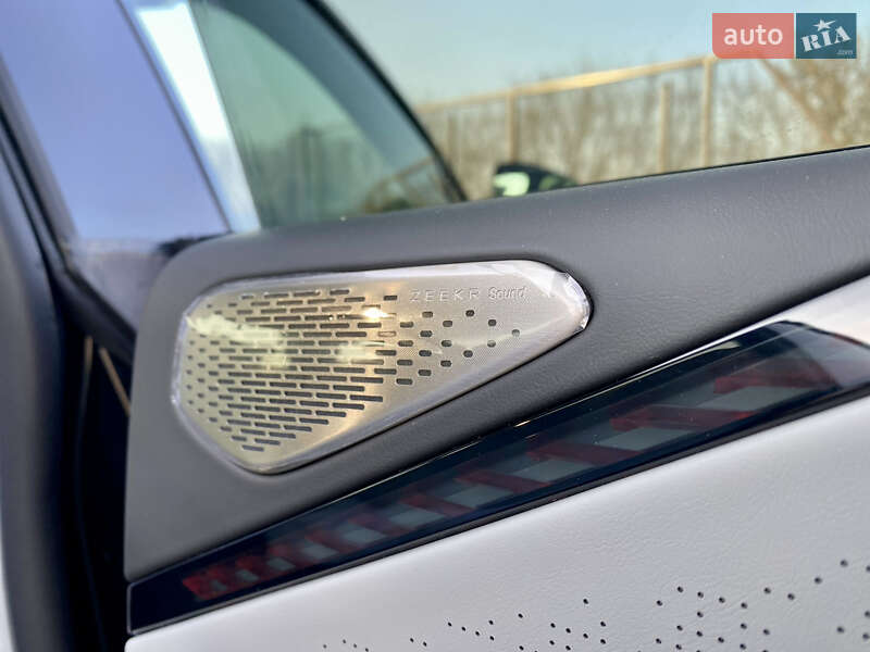 Седан Zeekr 007 2024 в Тернополе