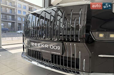 Мінівен Zeekr 009 2025 в 