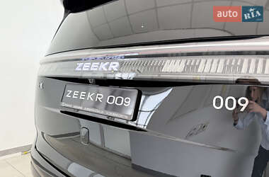 Мінівен Zeekr 009 2025 в 