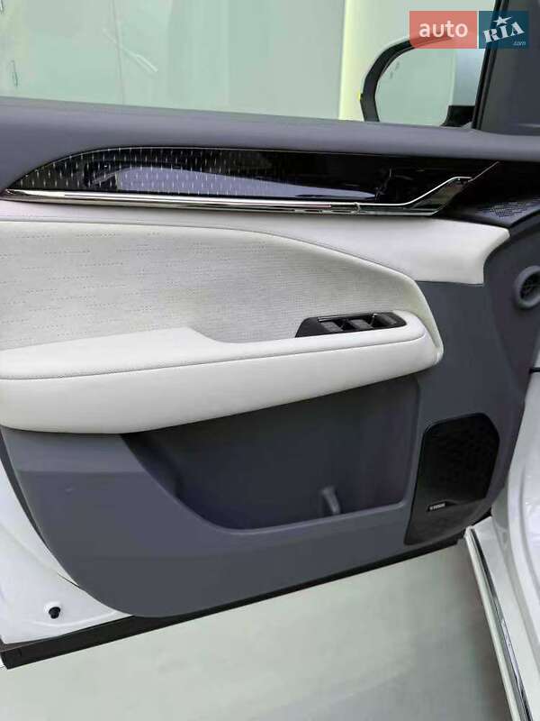 Мінівен Zeekr 009 2024 в Погребах фото 6 Мінівен Zeekr 009 2024 в Погребах