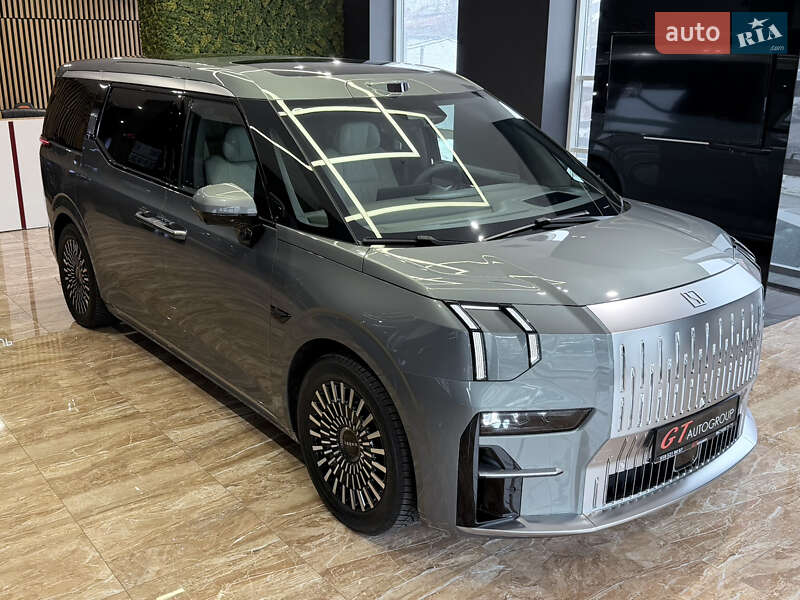 Мінівен Zeekr 009 2024 в Києві