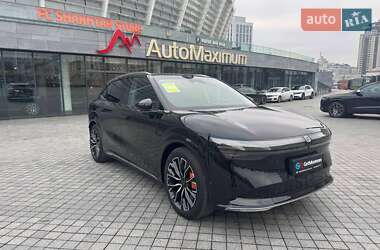 Позашляховик / Кросовер Zeekr 7X 2025 в 