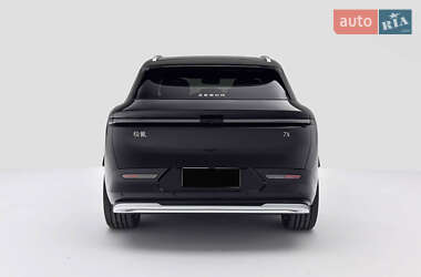 Позашляховик / Кросовер Zeekr 7X 2025 в 