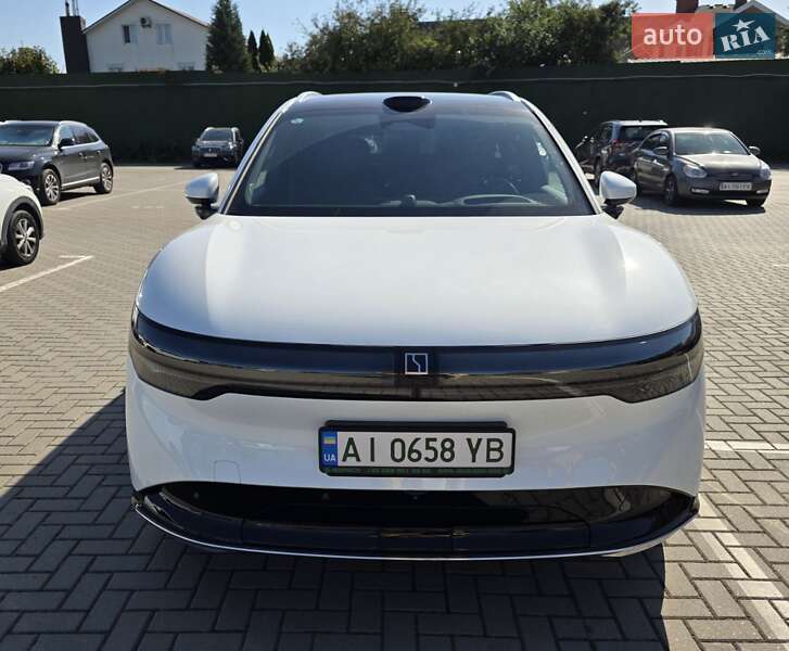 Позашляховик / Кросовер Zeekr 7X 2025 в 