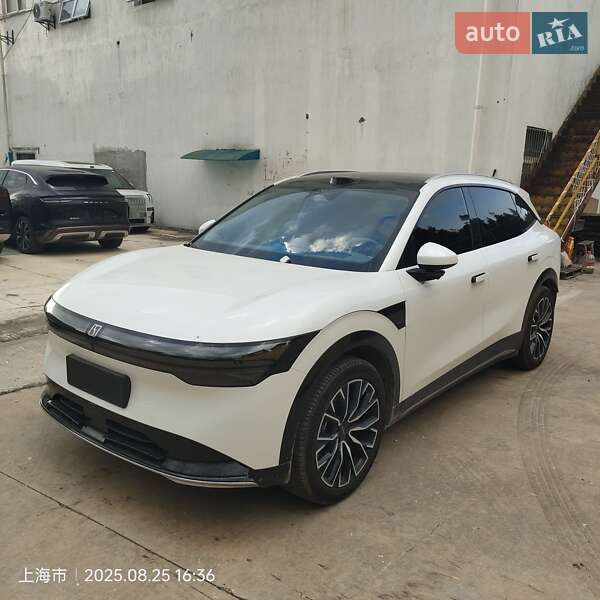 Позашляховик / Кросовер Zeekr 7X 2024 в 