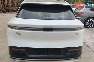 Позашляховик / Кросовер Zeekr 7X 2024 в 