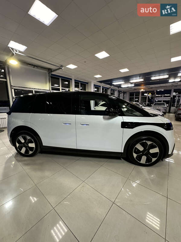 Минивэн Zeekr Mix 2024 в Кропивницком
