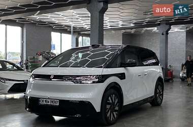 Минивэн Zeekr Mix 2024 в 