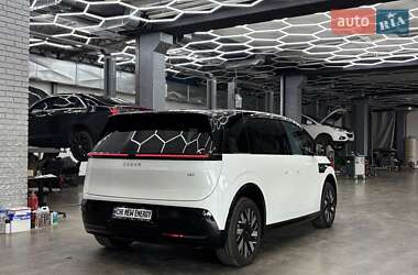 Минивэн Zeekr Mix 2024 в 