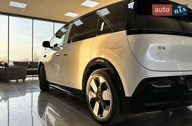 Минивэн Zeekr Mix 2025 в 