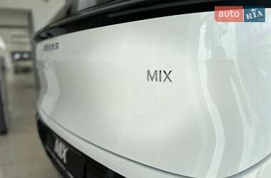 Минивэн Zeekr Mix 2025 в 