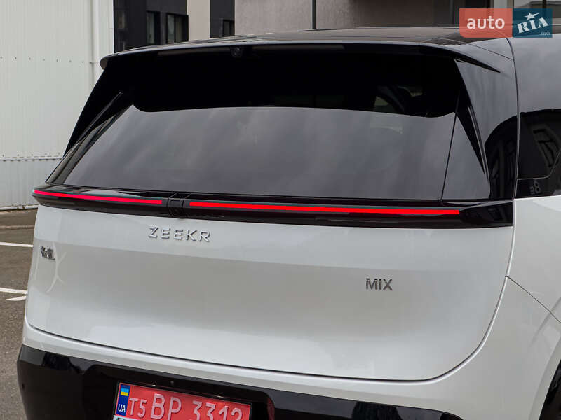 Мінівен Zeekr Mix 2025 в Києві