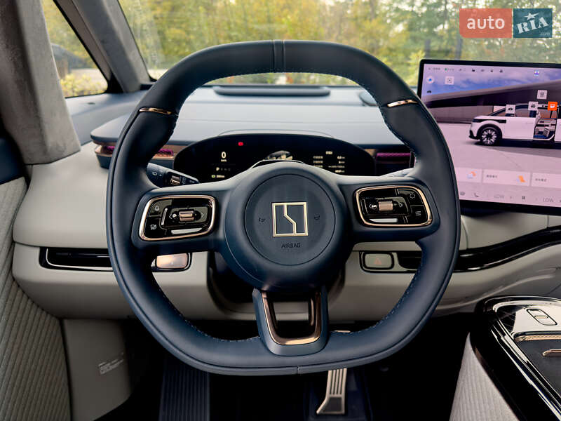 Мінівен Zeekr Mix 2025 в Києві