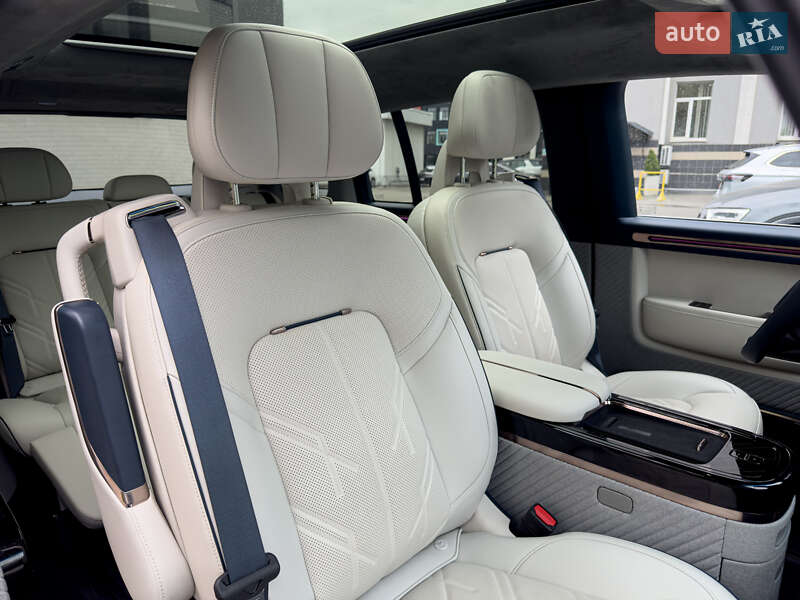 Мінівен Zeekr Mix 2025 в Києві