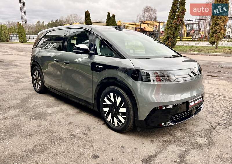 Мінівен Zeekr Mix 2024 в Києві