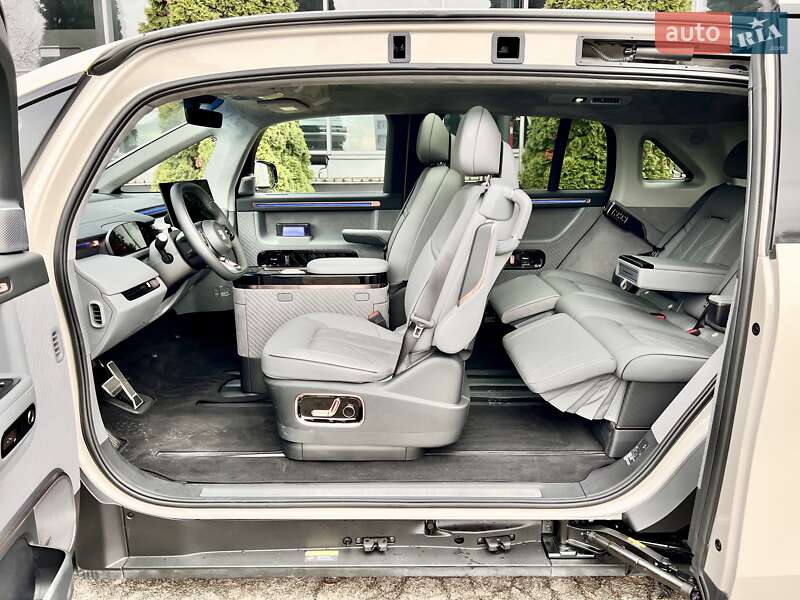 Мінівен Zeekr Mix 2024 в Києві