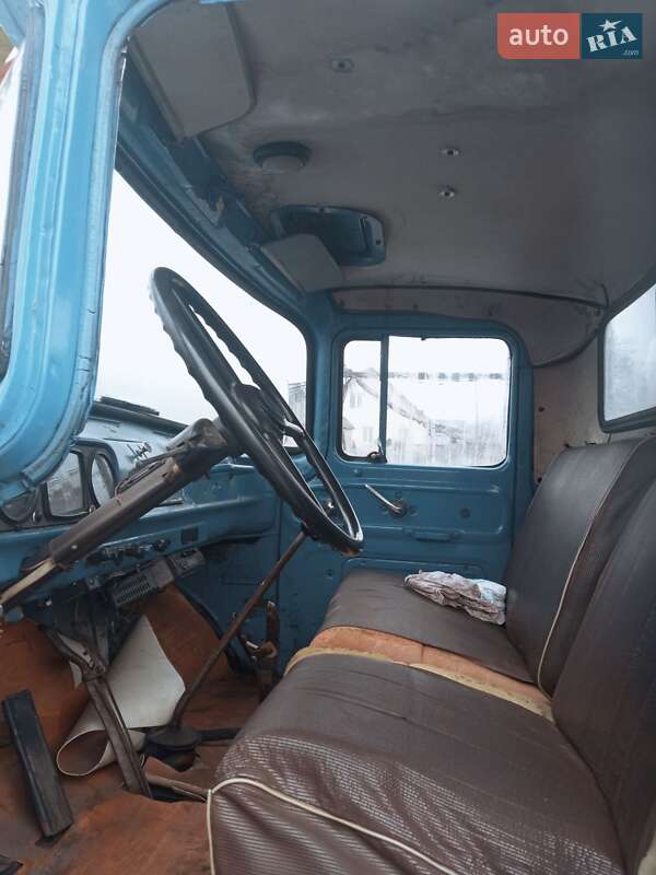 Автокран ЗИЛ 130 1989 в Остроге