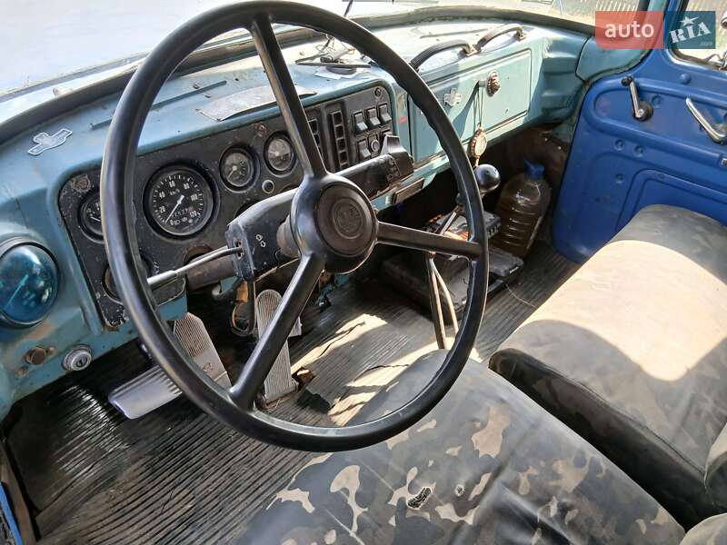 Зерновоз ЗИЛ 133 1985 в Чорнобаї