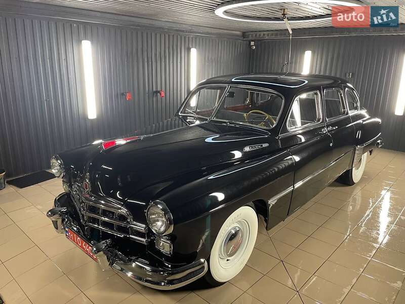 Седан ЗИМ 12 1955 в Киеве фото Седан ЗИМ 12 1955 в Киеве