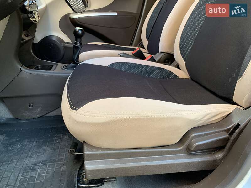 Хетчбек Zotye Z100 2015 в Кривому Розі фото 20 Хетчбек Zotye Z100 2015 в Кривому Розі