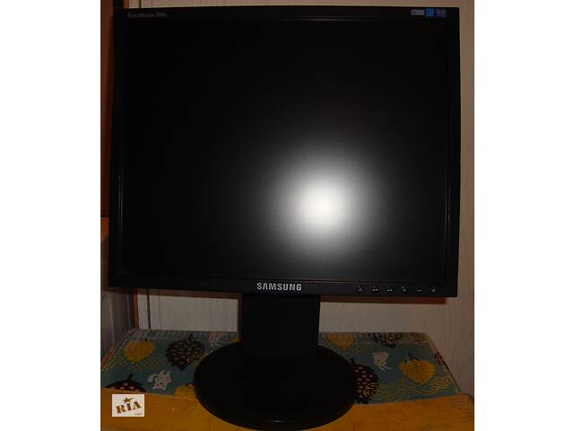 Монитор Samsung SyncMaster 740N 17