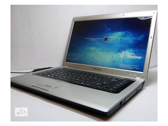 Ноутбук Samsung R518 (в отличном состоянии).