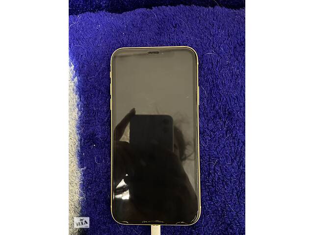 Вживаний Apple IPhone Xr 64 gb yellow