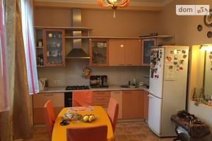 Продається будинок 2 поверховий 211 кв. м з меблями