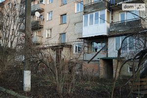 Продається 4-кімнатна квартира 74 кв. м у Немирові