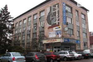 Продається приміщення вільного призначення 2453 кв. м в 4-поверховій будівлі