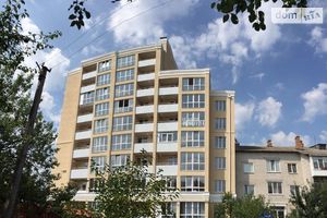 Продается 3-комнатная квартира 84 кв. м в Чернигове