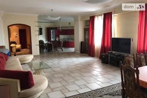 Сдается в аренду 4-комнатная квартира 210 кв. м в Киеве