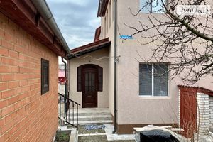Продається будинок 3 поверховий 220 кв. м з каміном