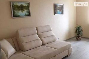 Продається 1-кімнатна квартира 43 кв. м у Полтаві
