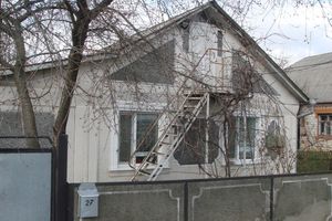 Продається 4-кімнатна квартира 100 кв. м у Немирові