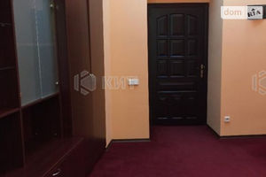 Продается офис 70 кв. м в нежилом помещении в жилом доме
