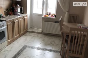 Продается 2-комнатная квартира 66.8 кв. м в Тернополе