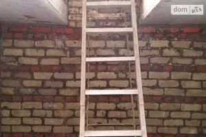 Продається бокс в гаражному комплексі під легкове авто на 36 кв. м