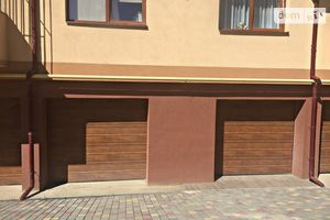 Продається бокс в гаражному комплексі під легкове авто на 18 кв. м
