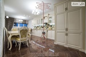Здається в оренду 4-кімнатна квартира 150 кв. м у Києві