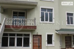 Продається будинок 3 поверховий 467 кв. м з балконом