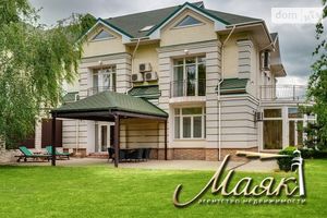 Продается дом на 2 этажа 600 кв. м с беседкой