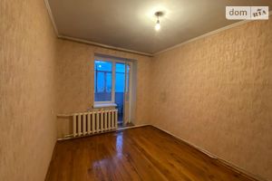 Продается 3-комнатная квартира 56 кв. м в Крыжополе
